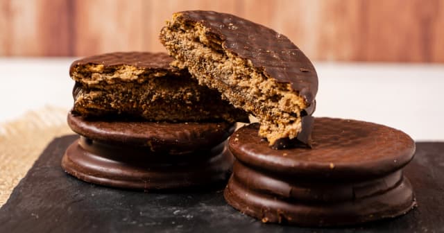 Argentinian cookies explained: The glutton’s guide to alfajores - Buenos Aires Food Tours