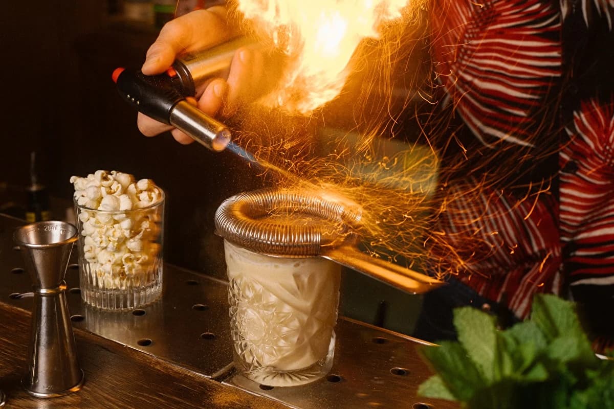 cocktails in amsterdam