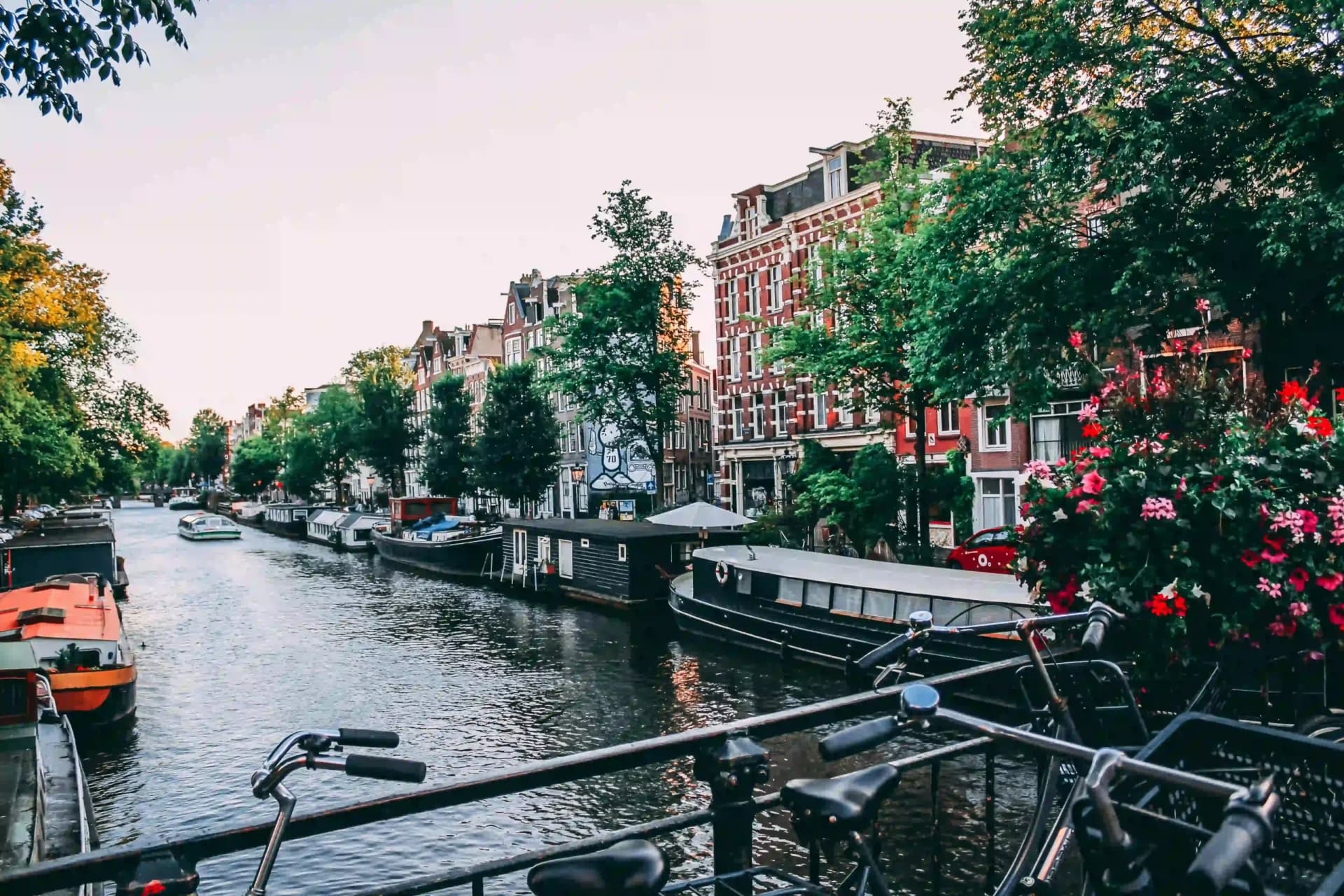 casual restaurants in amsterdam