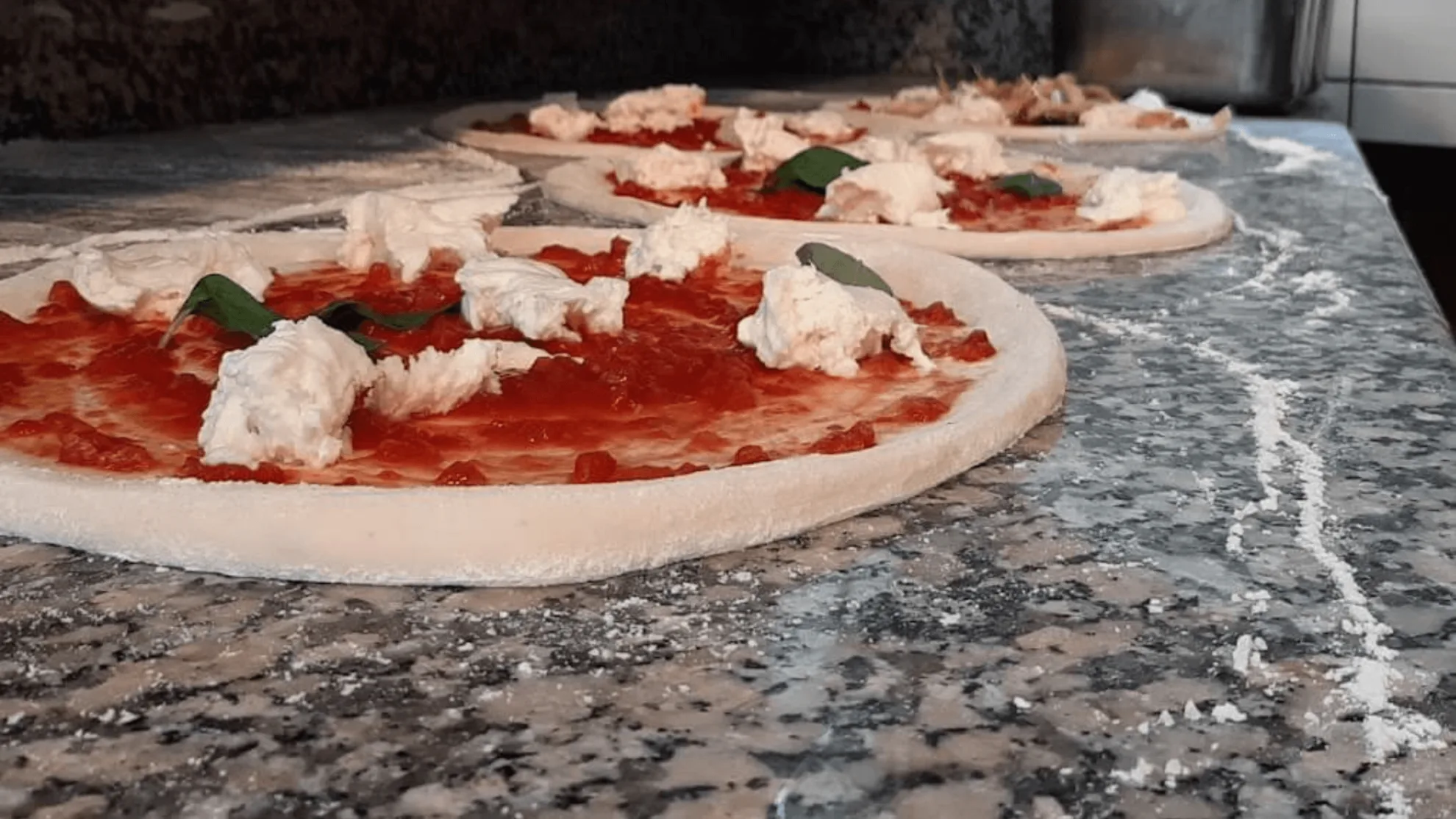 2. La Perla Pizzeria: Wood Oven Wonders