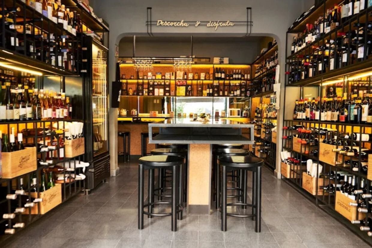 Located in the charming neighborhood of San Miguel Chapultepec
