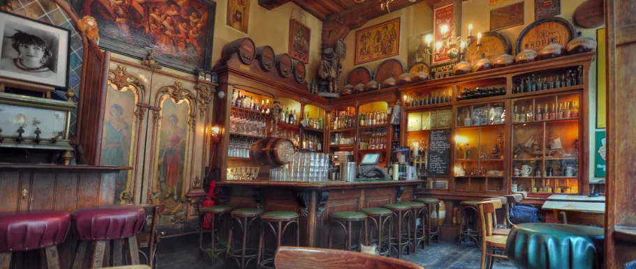 The Best Brown Cafés in Amsterdam: Top Spots for a Cozy Dutch Experience